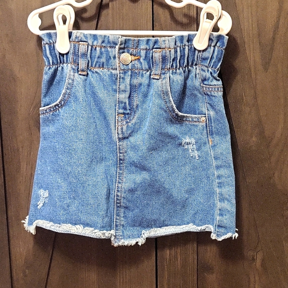 Girls size 6/7 skirt